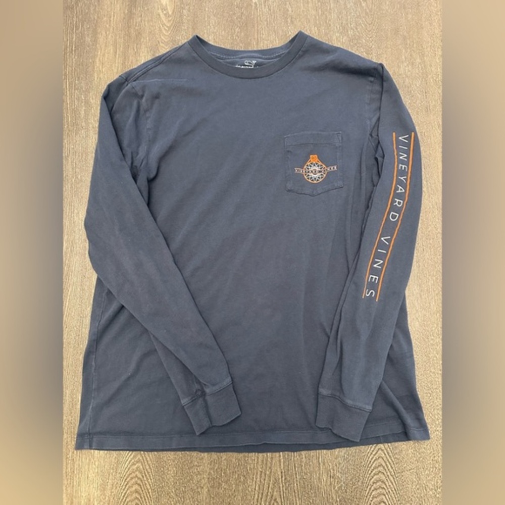 VINEYARD VINES NAVY BASKETBALL LONG SLEEVE SHIRT - Size Medium SKU:60